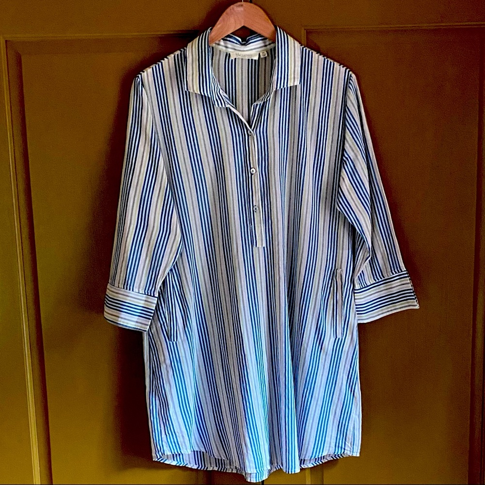RockFlowerPaper Vivian Blue “blu” cotton beach shirt — size medium — LIKE NEW!